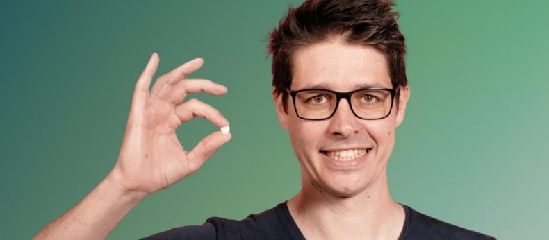 Portrait du fondateur de Waya Cosmetics, Maxime Eymin
