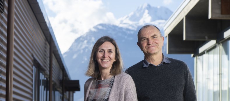 Portrait des deux fondateurs de Pharmalp : Dorothée Sinueux et Philippe Meuwly