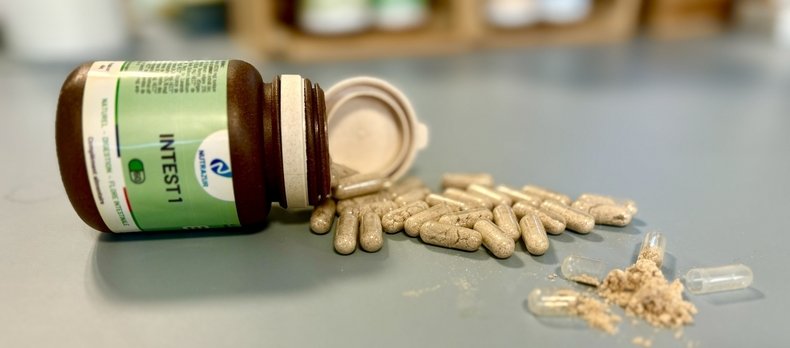 Grâce à une technologie brevetée, l'entreprise Phyto'Gen transforme les huiles essentielles liquides en poudres encapsulées