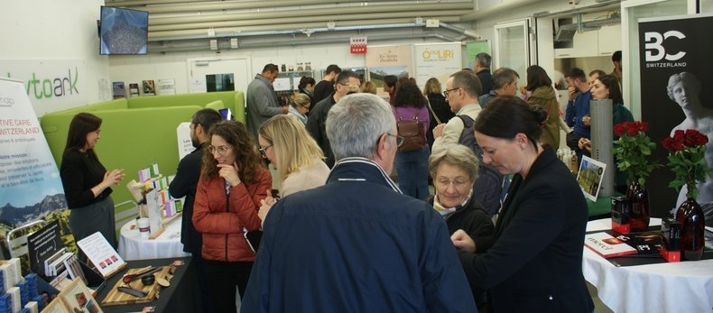 Hall d'entrée et stand lors de la journée portes ouvertes au PhytoArk