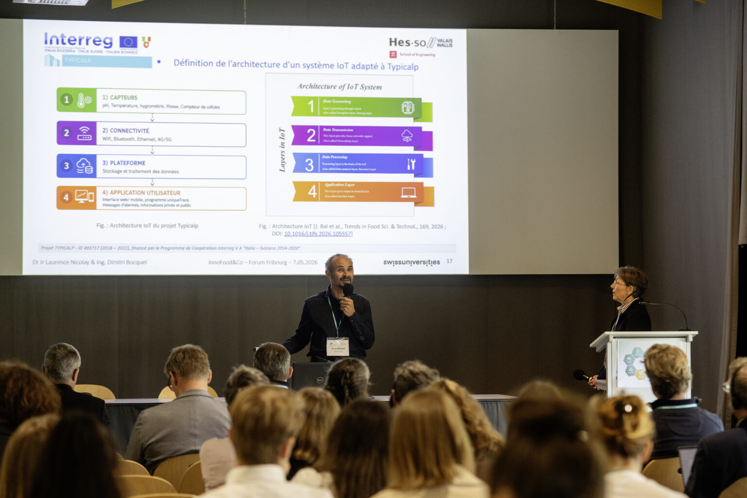 Dimitri Bocquel et Laurence Nicolay de la HES-SO Valais/Wallis lors de la conférence sur la traçabilité dans le domaine agroalimentaire